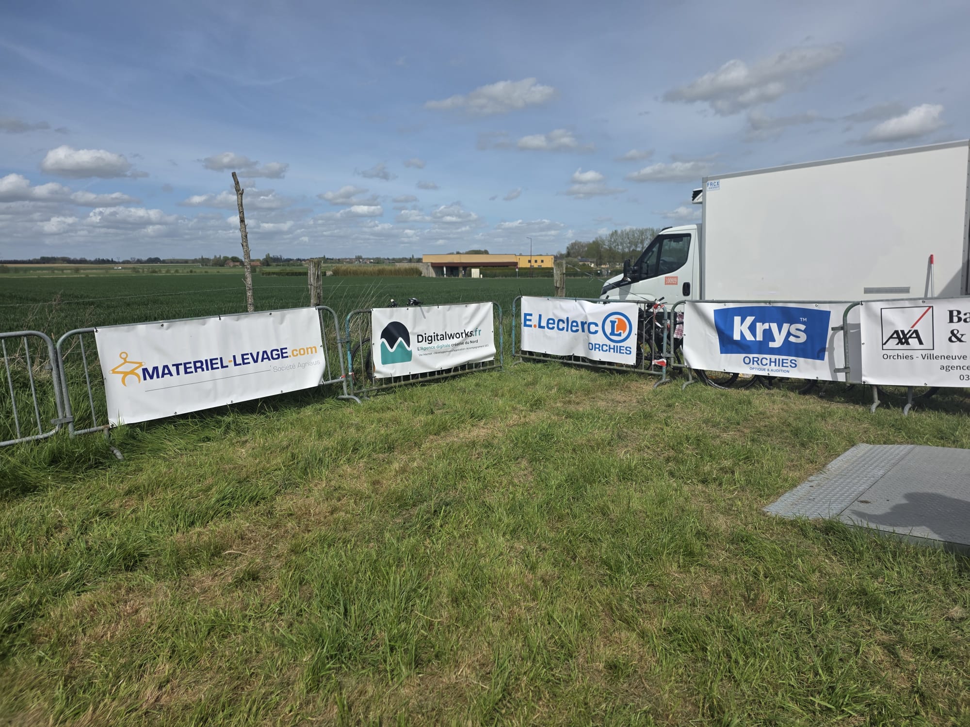 Un week-end sur le terrain : entre Bouvignies, Orchies et les pavés de Paris-Roubaix miniature